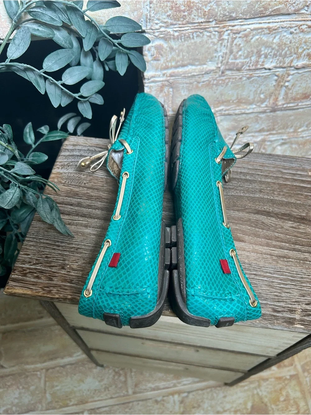 Marc Joseph New York Turquoise Snakeskin Driving Loafers Gold Bow Size 10